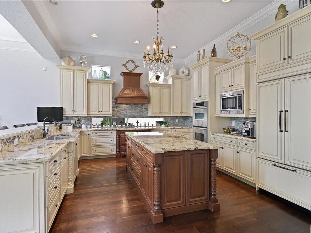 VERSAILLES - Residential