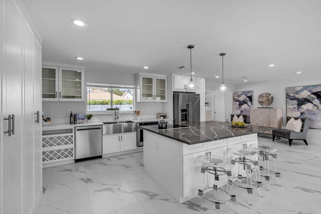 Photo of 465 NW 11th St, Boca Raton, FL 33432 (MLS # R11168050)