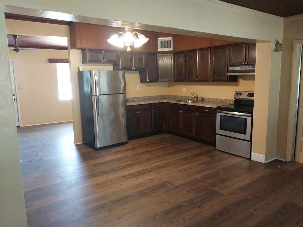 Photo of 201 Osceola Avenue, Fort Pierce, FL 34982 (MLS # B26011127)