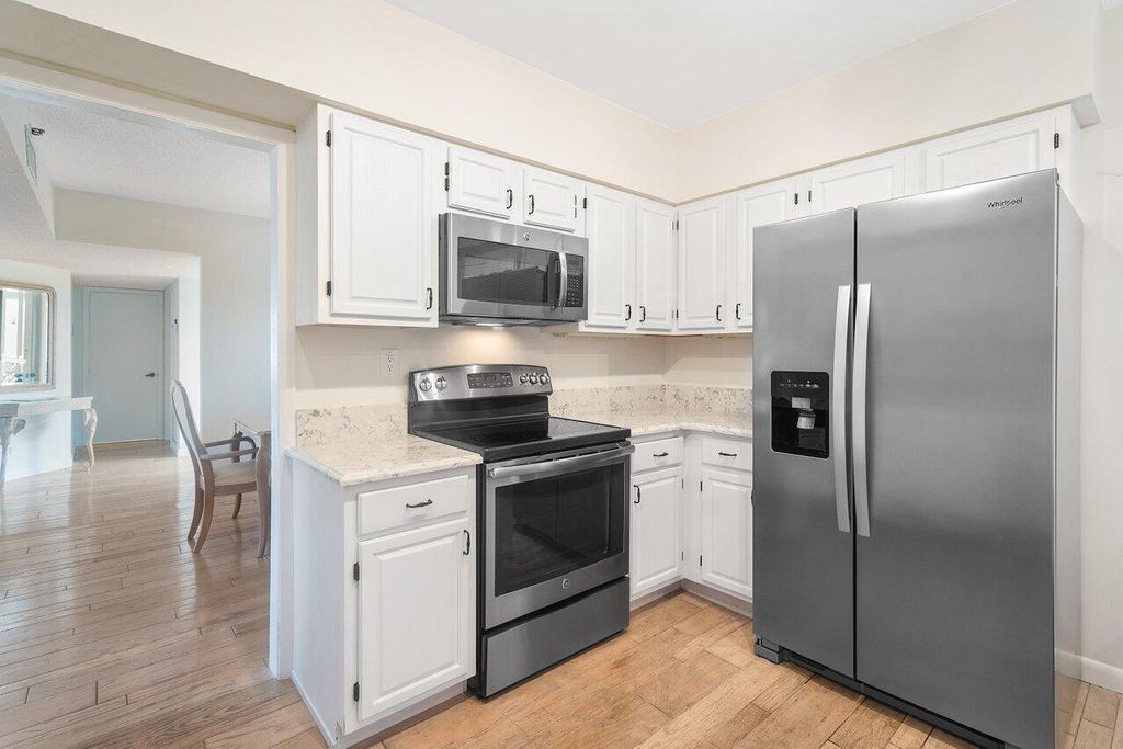 Photo of 16940 Bay Street #N207, Jupiter, FL 33477 (MLS # R11075908)