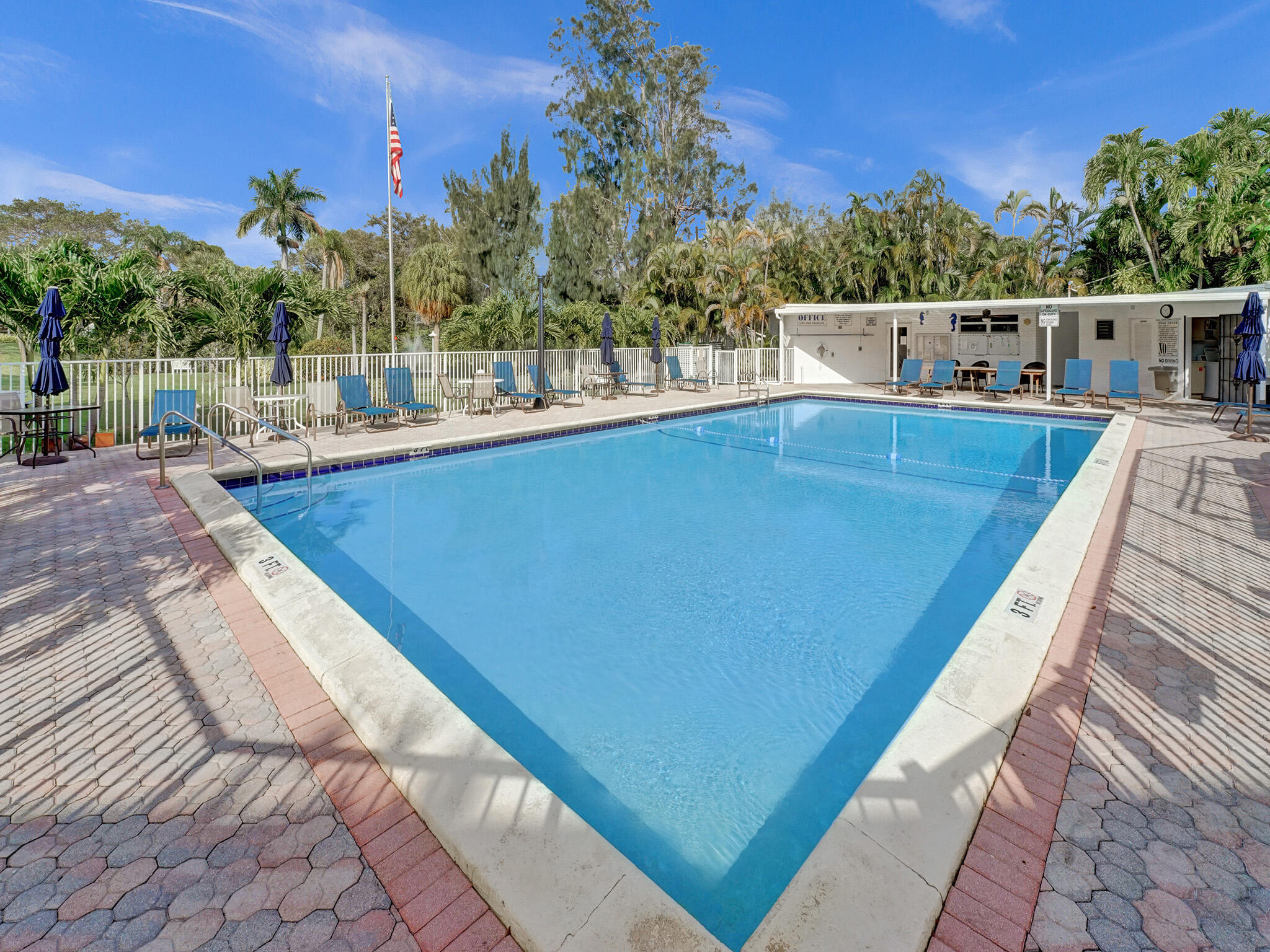 CLIFF LAKE VILLAS CO-OP - Residential