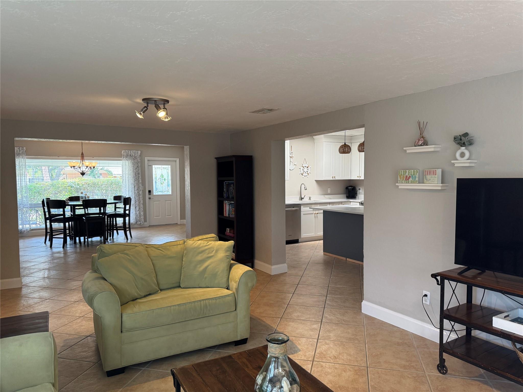 GARDEN ISLES SEC 3 - Residential Lease