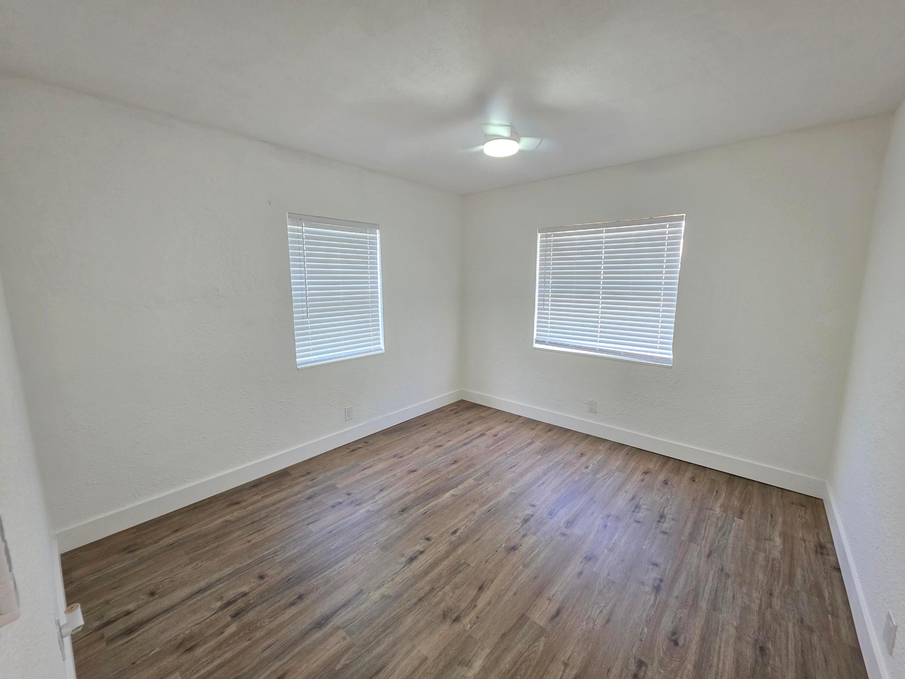 HOLLYWOOD PARK - Residential