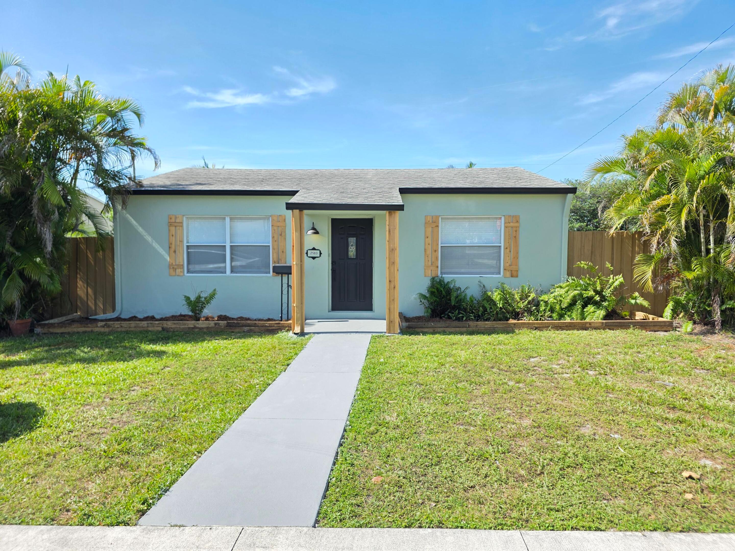 HOLLYWOOD PARK - Residential