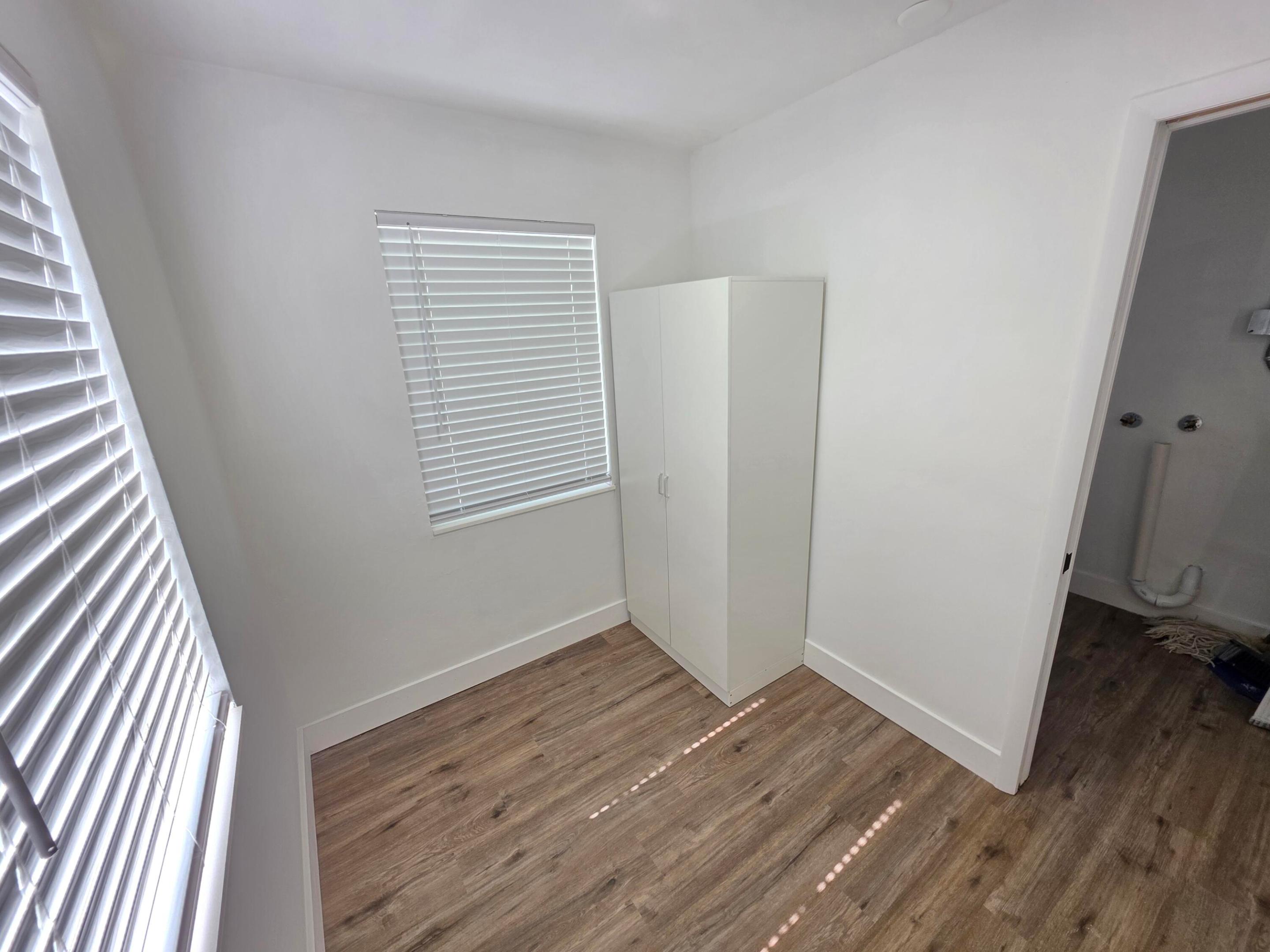HOLLYWOOD PARK - Residential