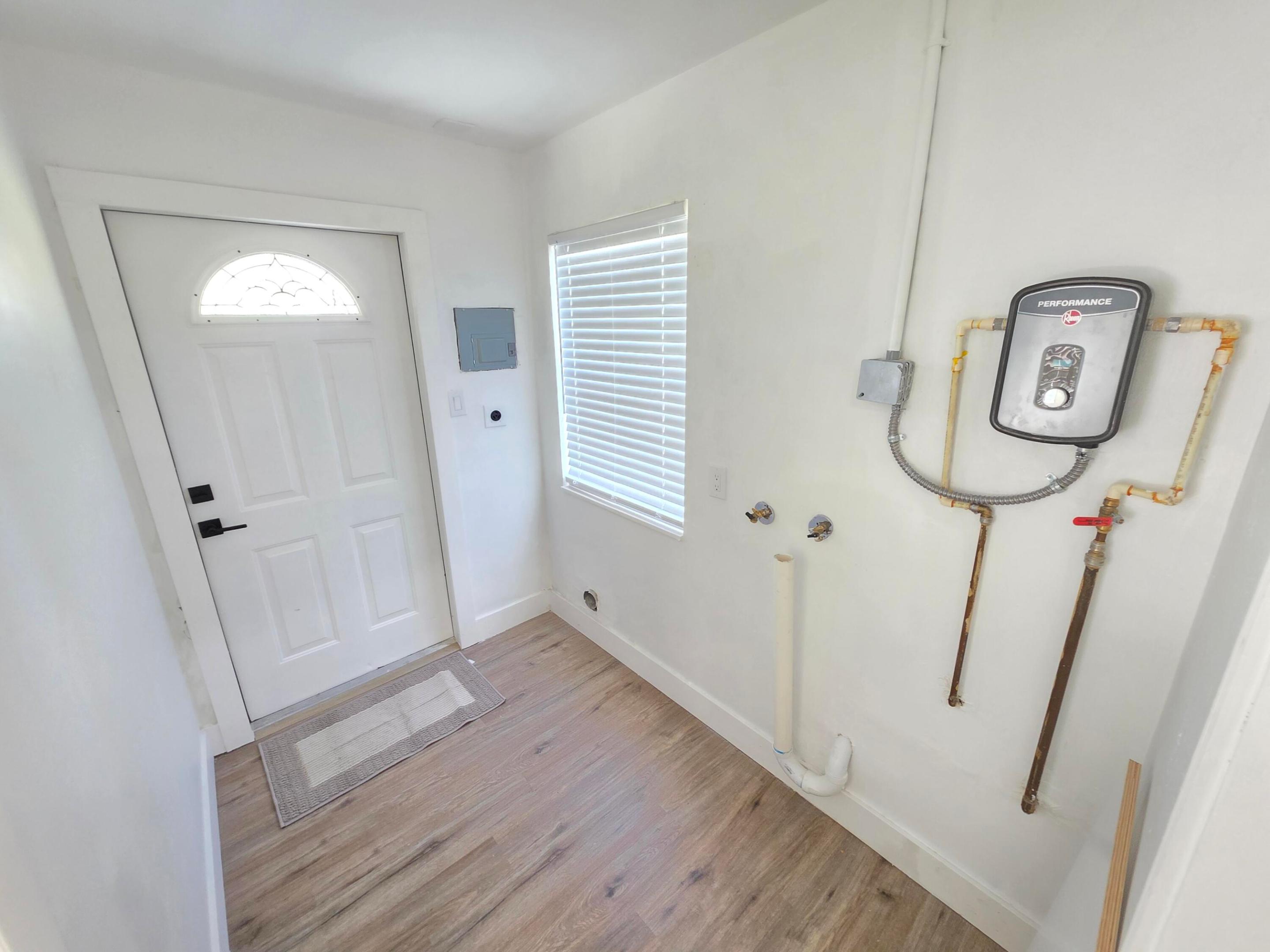 HOLLYWOOD PARK - Residential