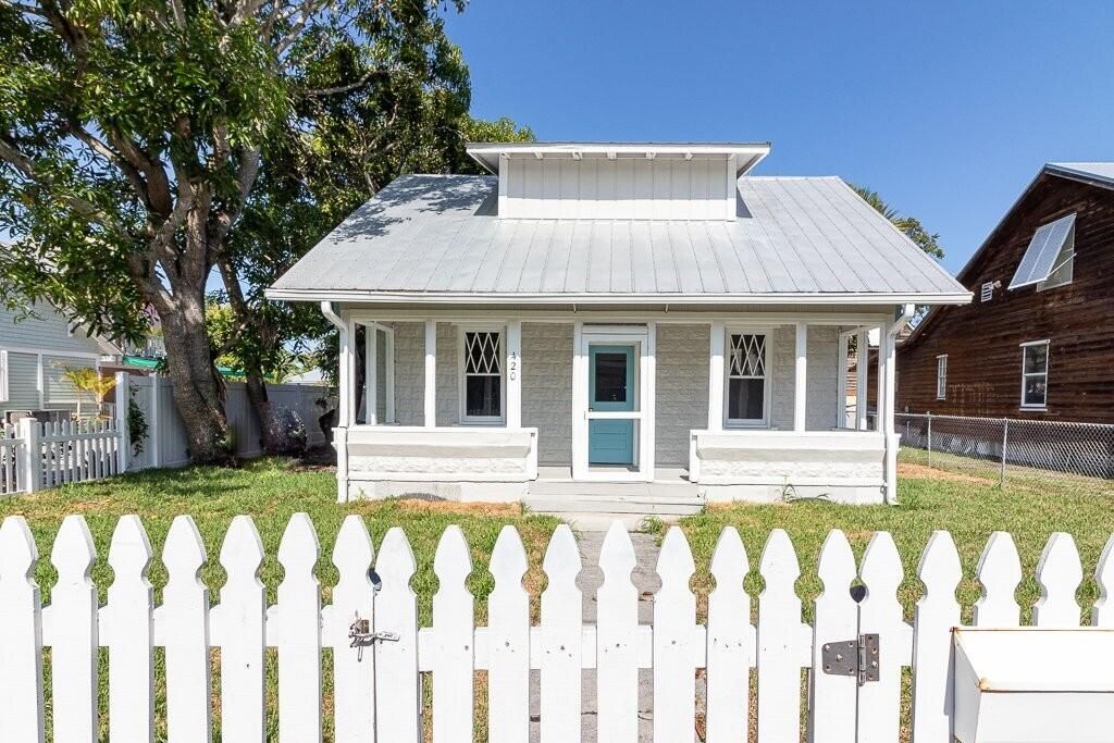 Photo of 420 SW California Avenue, Stuart, FL 34994 (MLS # B26017640)