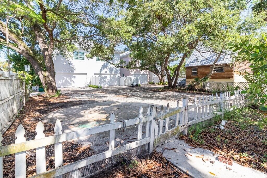 420 SW California Avenue