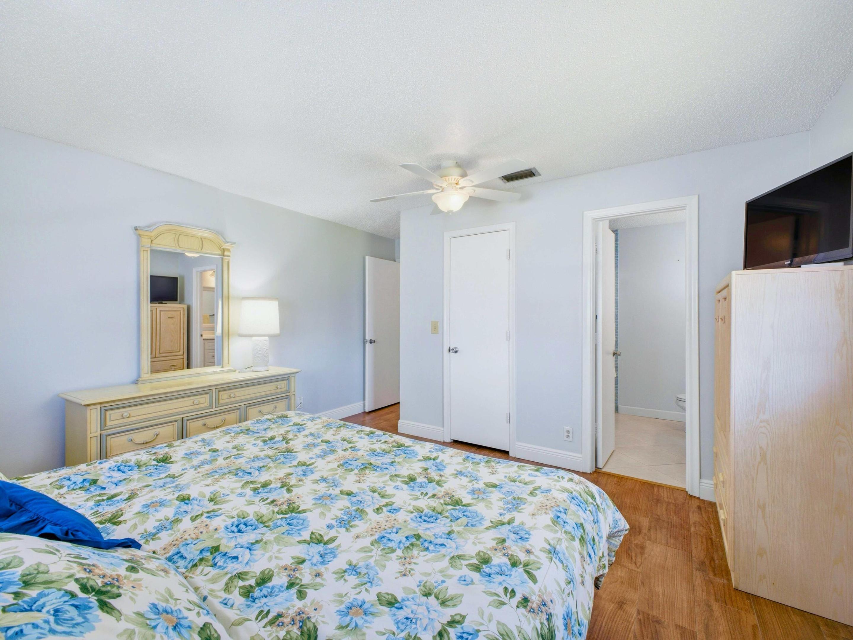 PALM BEACH LEISUREVILLE SEC 10 - Residential