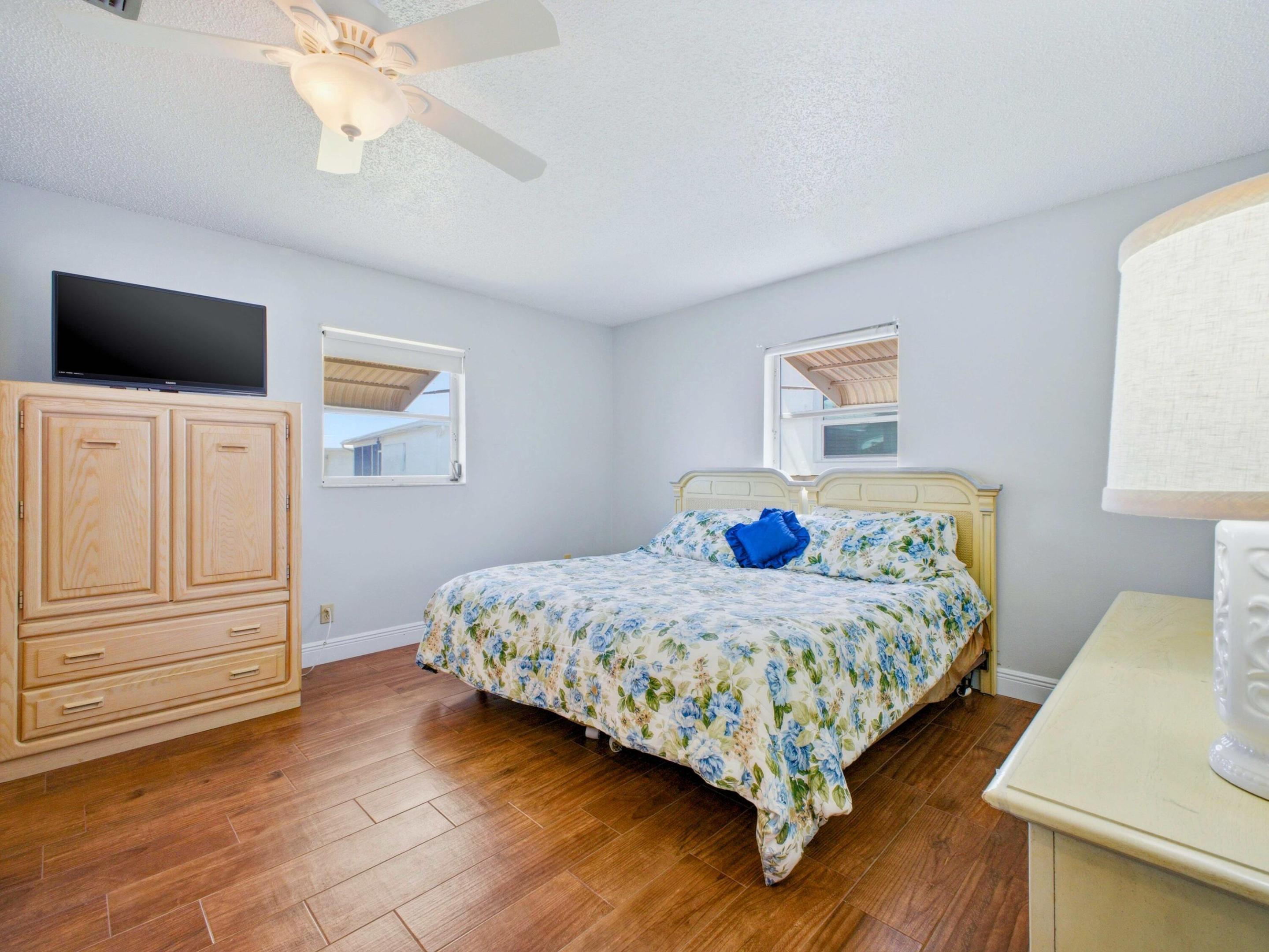 PALM BEACH LEISUREVILLE SEC 10 - Residential