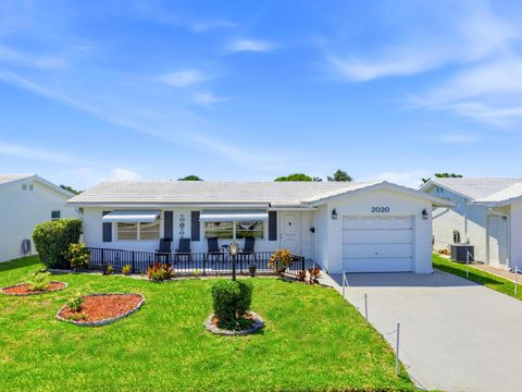 Photo of 2020 SW 17th Avenue, Boynton Beach, FL 33426 (MLS # B26021851)
