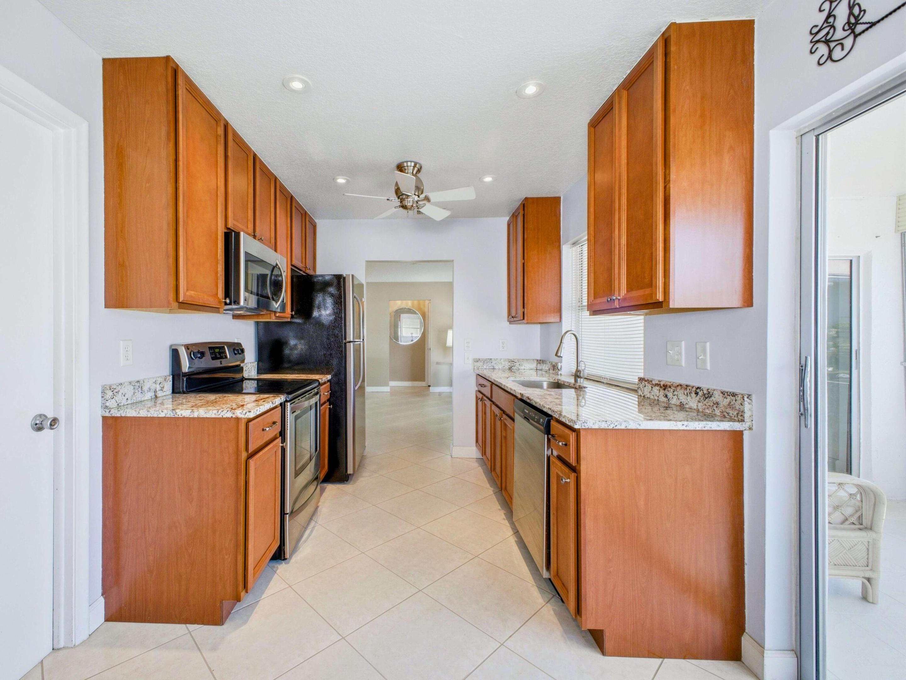 PALM BEACH LEISUREVILLE SEC 10 - Residential