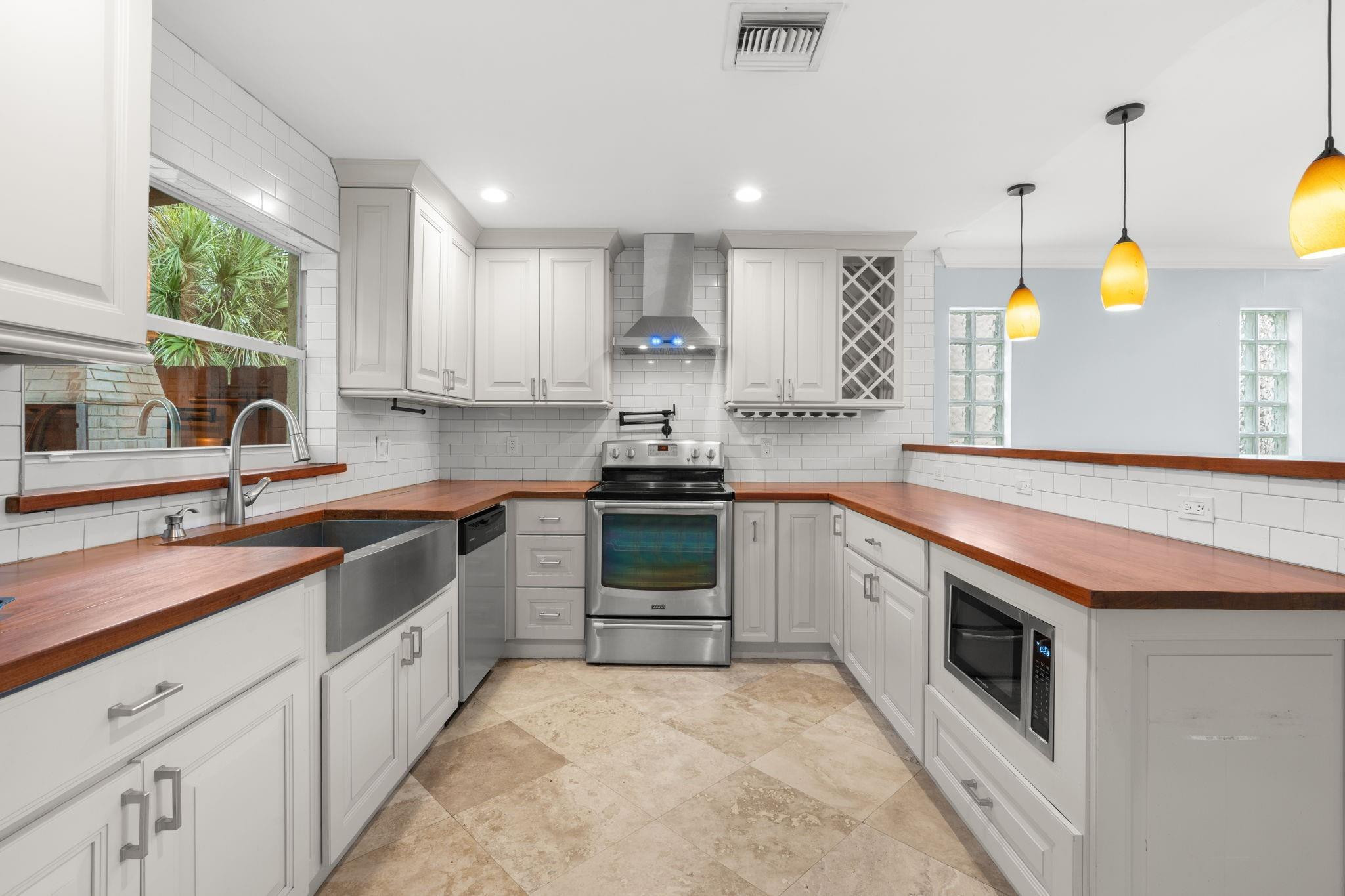 Holiday Spgs Village Sec - Residential