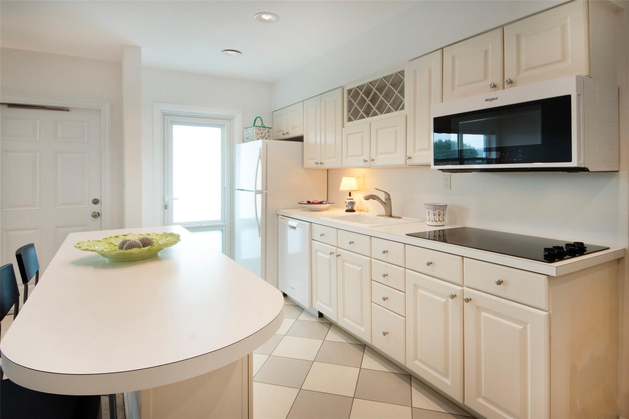 Lake Mayan Apartments - Residential