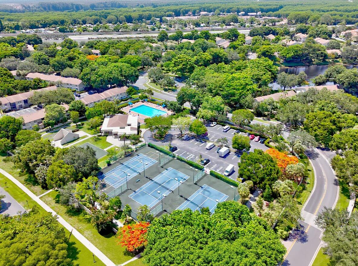 507 Gardens Drive 203