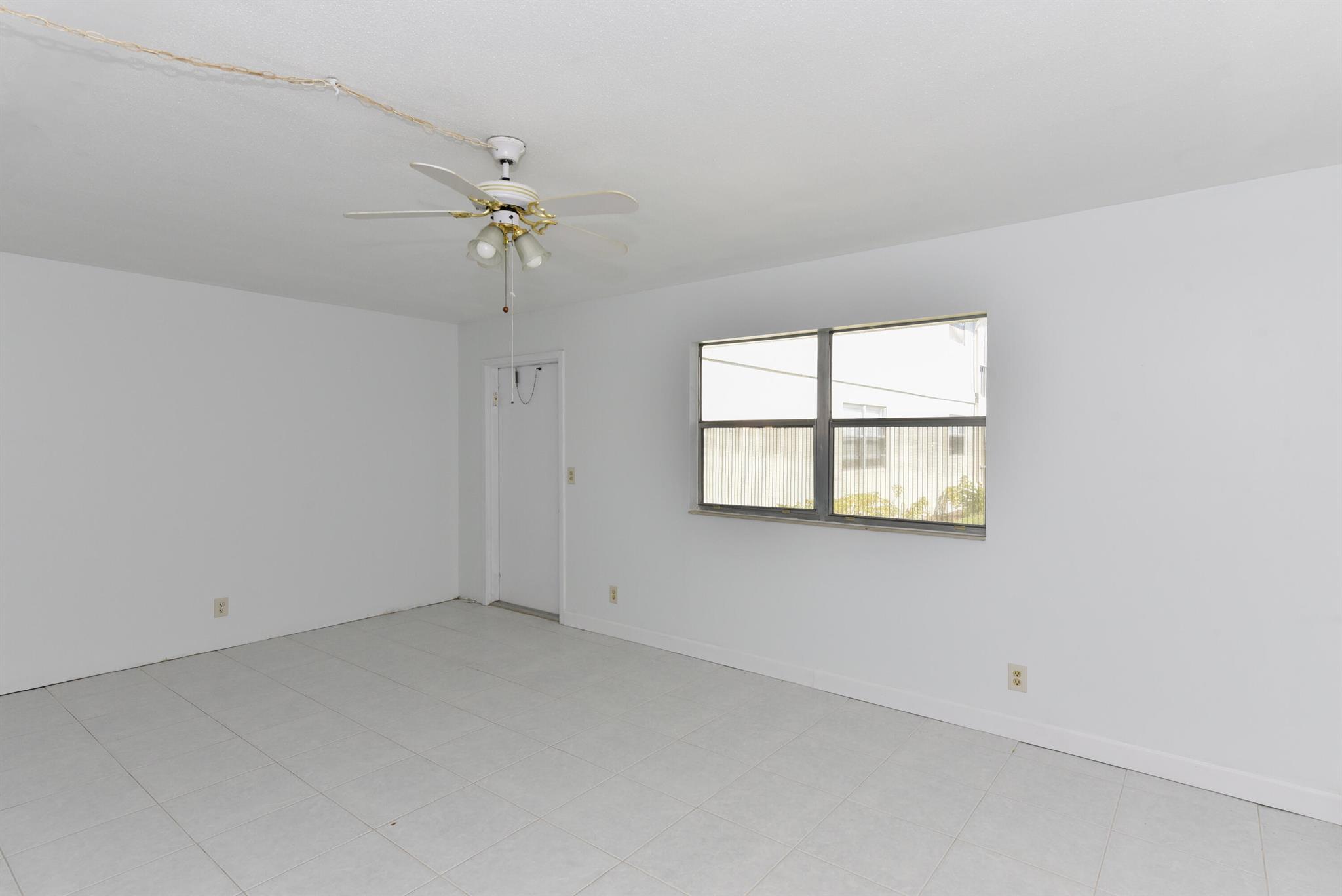 KINGS POINT FLANDERS COND - Residential