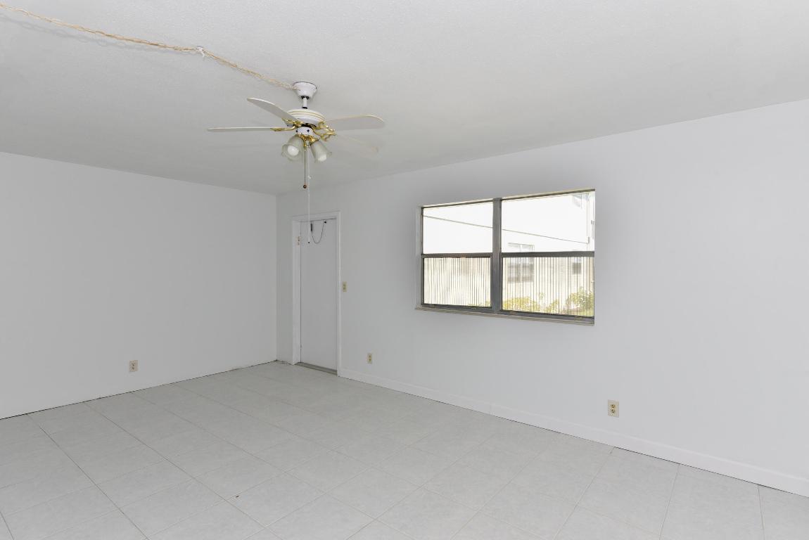 KINGS POINT FLANDERS CONDOS - Residential