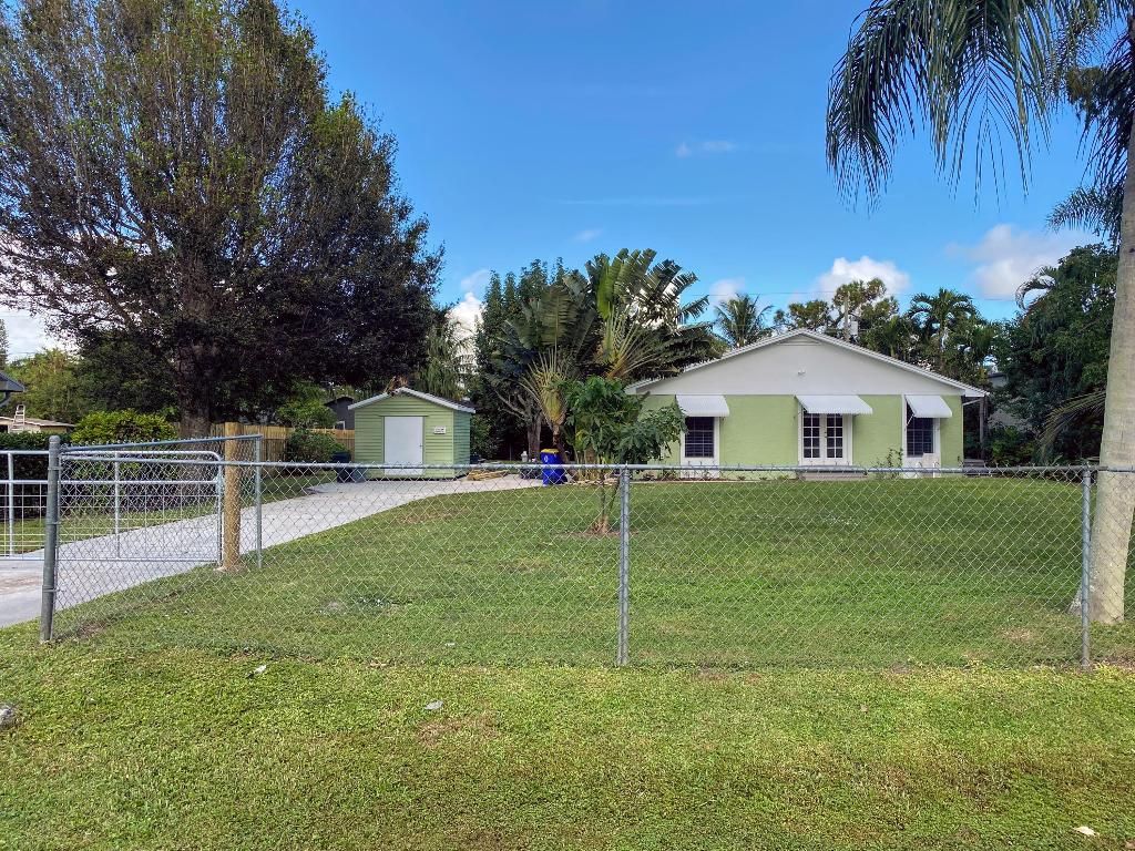 Photo of 5089 SE Jack Avenue, Stuart, FL 34997 (MLS # R10946964)