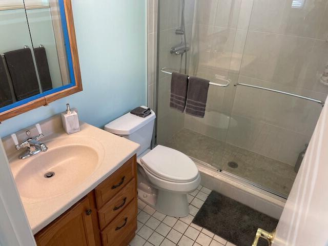 GOLDEN LAKES VILLAGE CONDO 1 THRU 13-A - Residential Lease