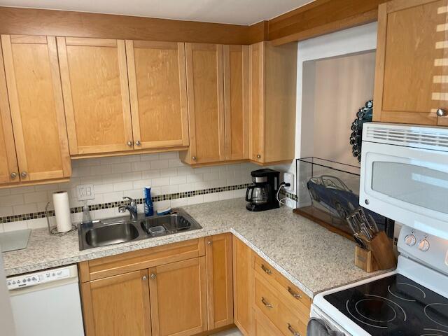 GOLDEN LAKES VILLAGE CONDO 1 THRU 13-A - Residential Lease