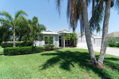 Single Family Residence in Vero Beach FL 2498 3rd Place.jpg