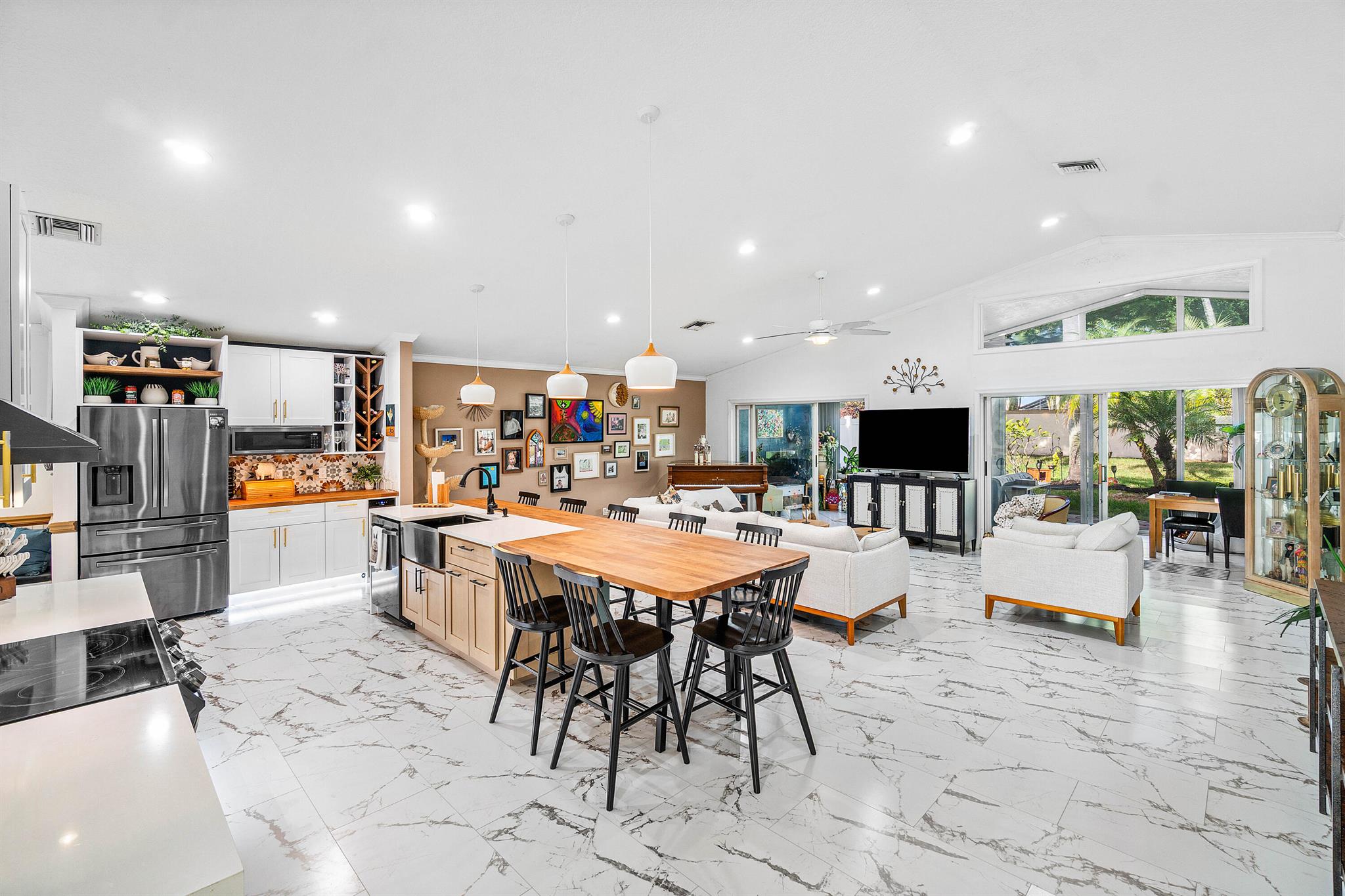 LAKERIDGE GREENS AT PIPER - Residential