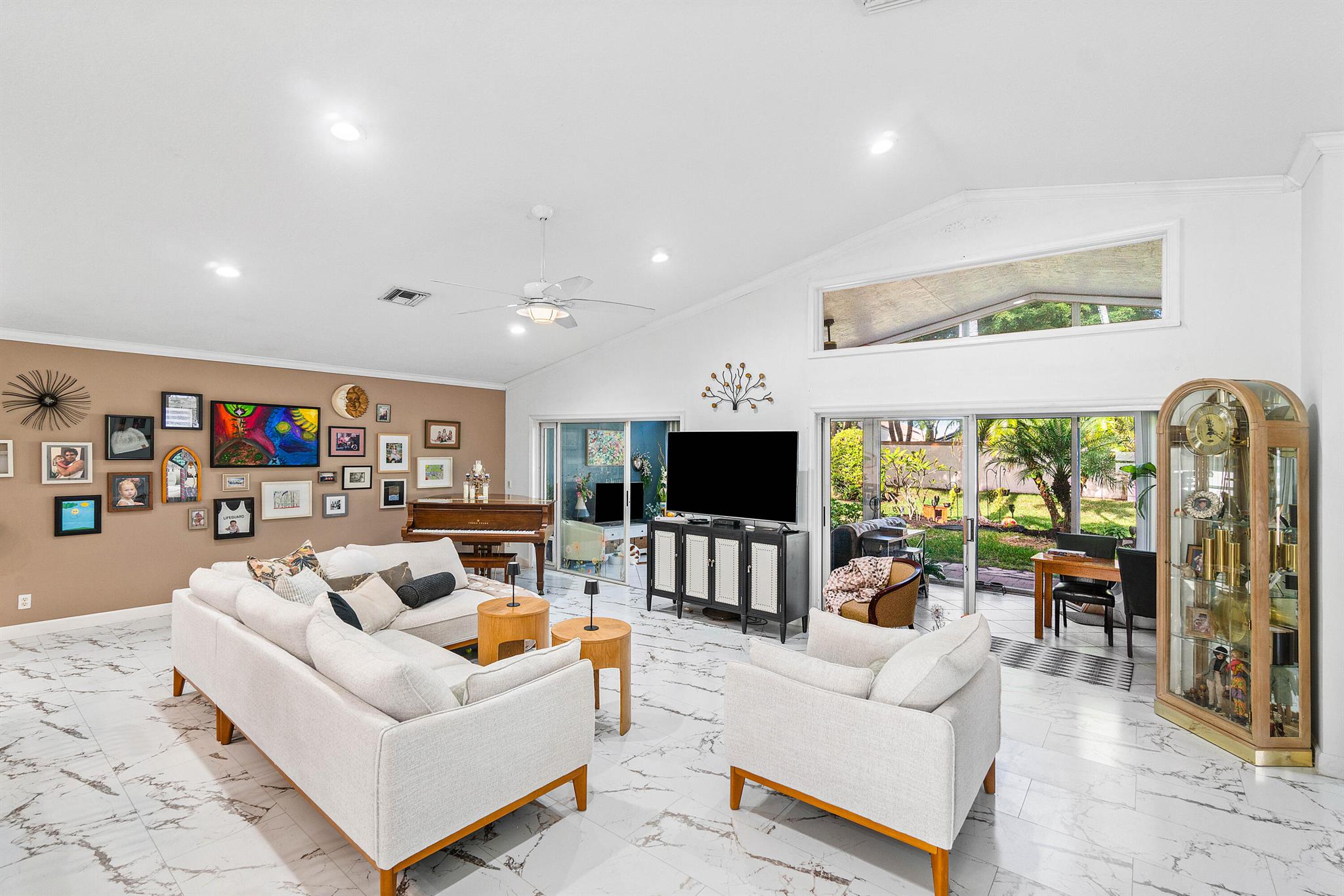 LAKERIDGE GREENS AT PIPER - Residential