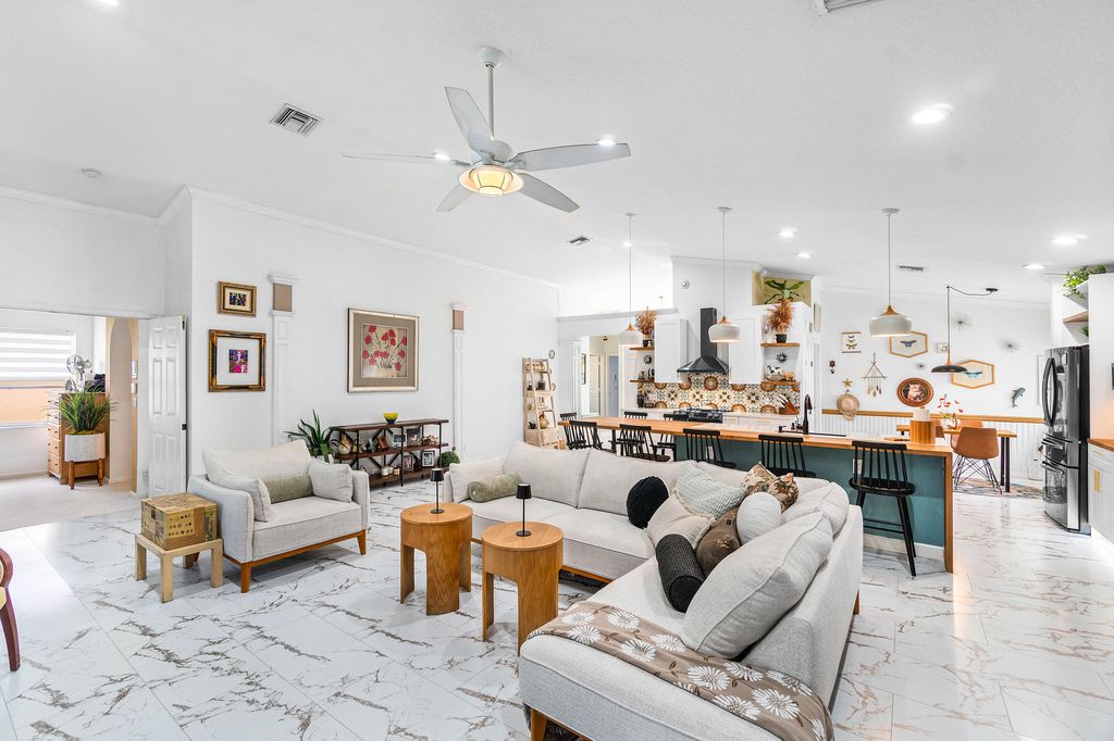Photo of 6805 Sun River Road, Boynton Beach, FL 33437 (MLS # R11138281)