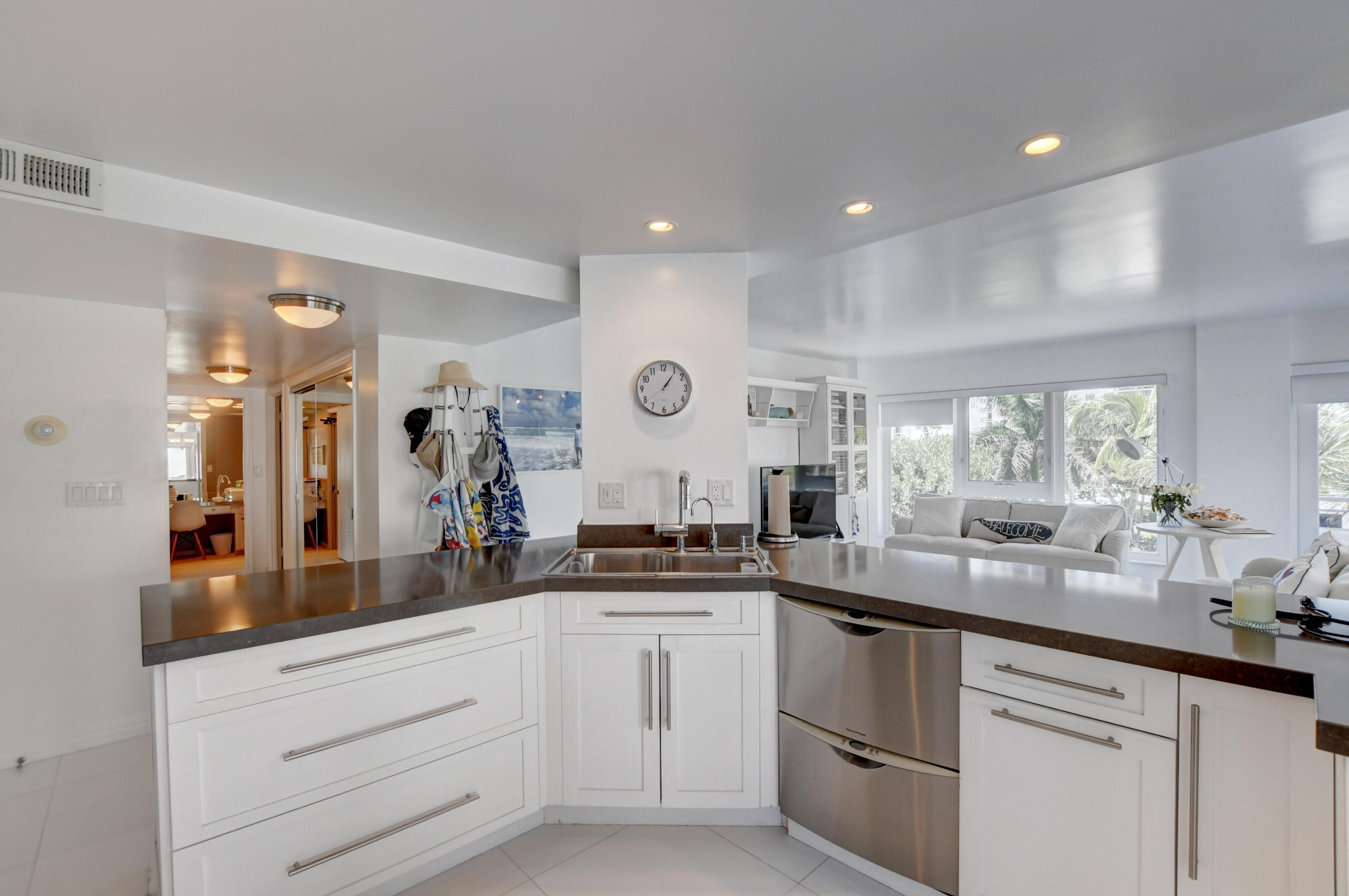 OCEAN REEF TOWERS INC CONDO - Residential Lease