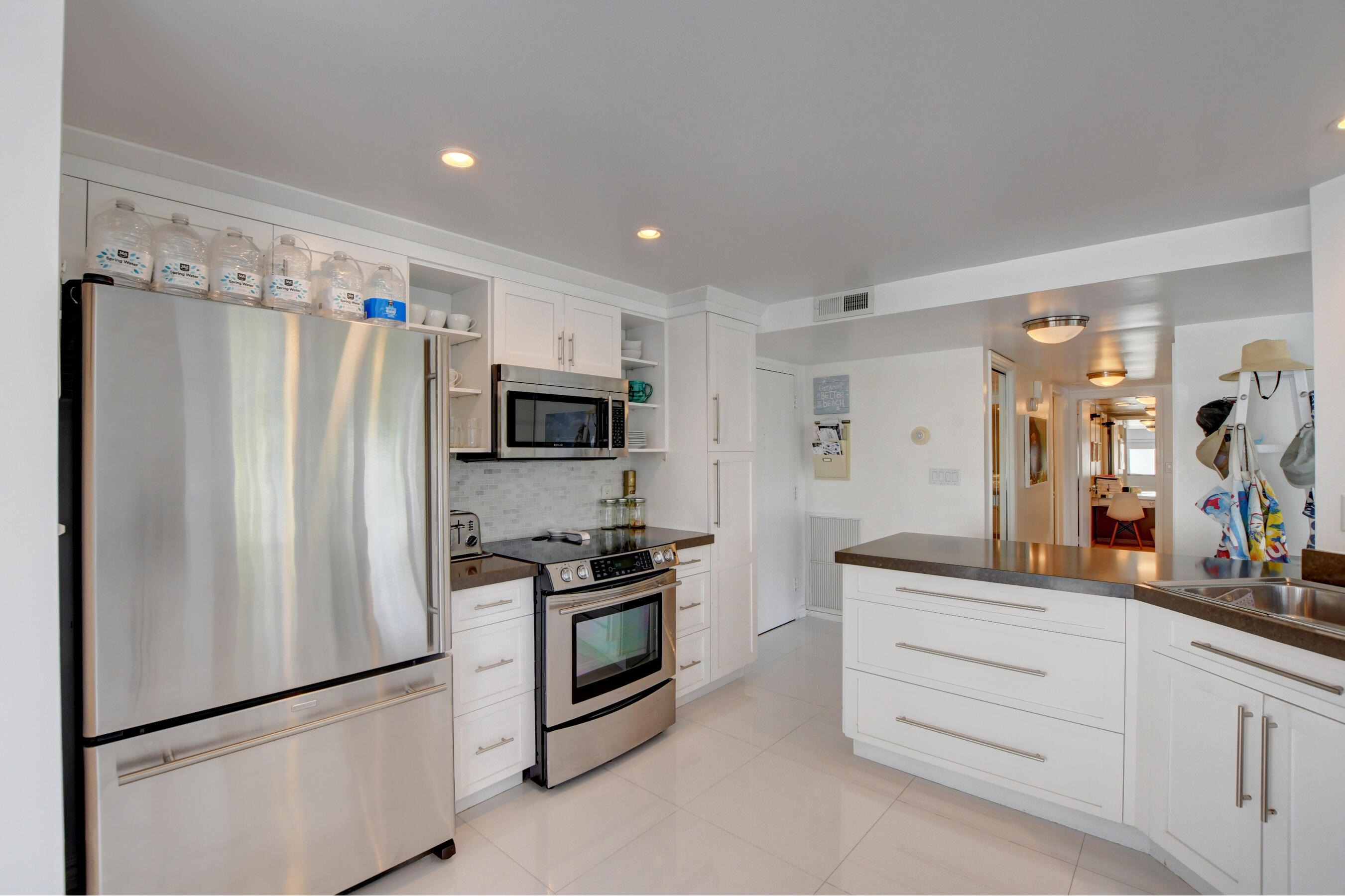 OCEAN REEF TOWERS INC CONDO - Residential Lease