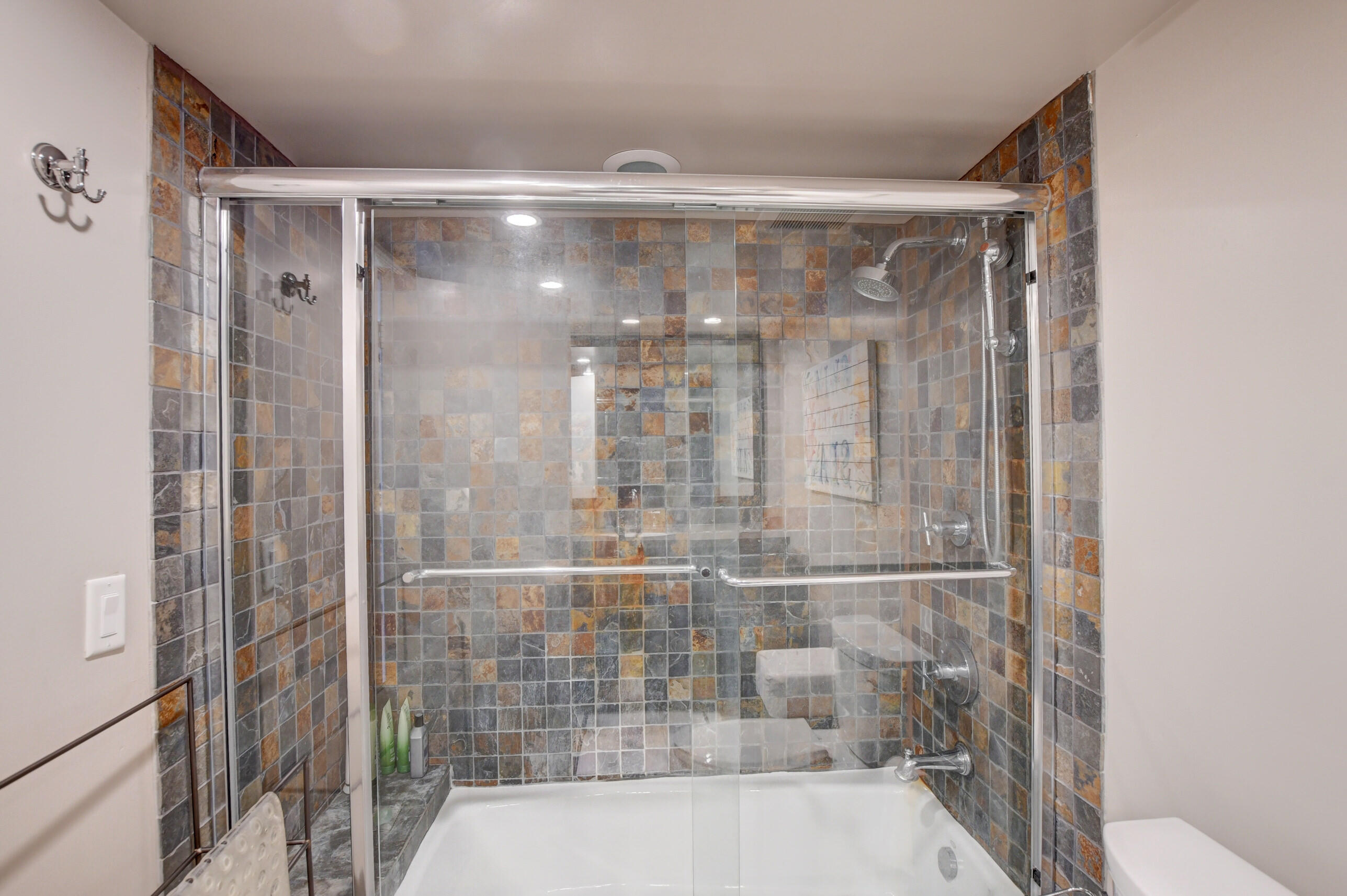 OCEAN REEF TOWERS INC CONDO - Residential Lease