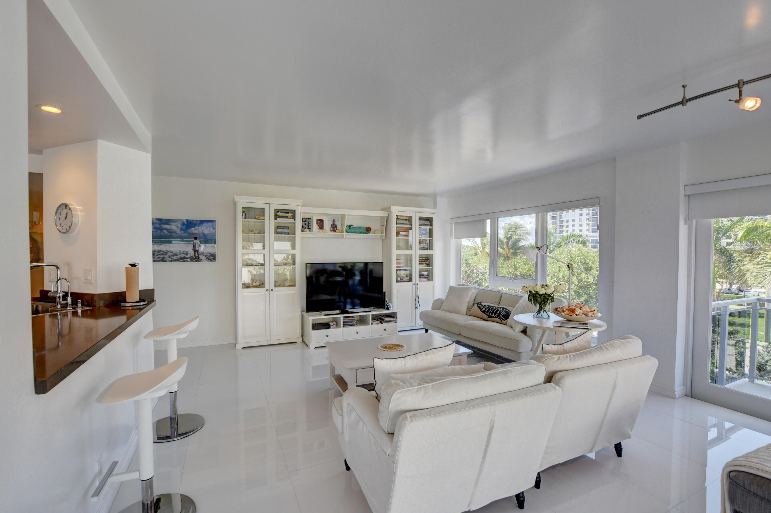 OCEAN REEF TOWERS INC CONDO - Residential Lease