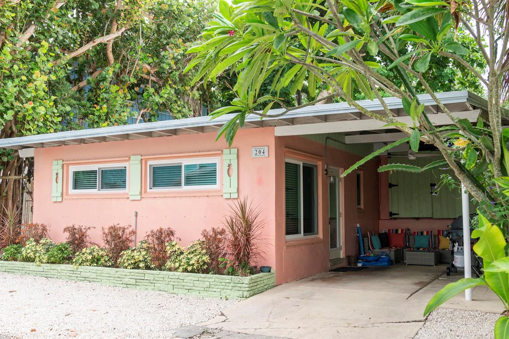 Photo of 204 Coral Road, Boynton Beach, FL 33435 (MLS # R11150970)