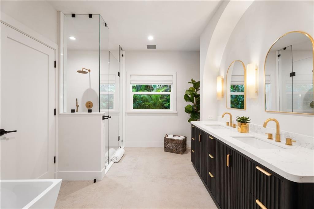 FLAG POINT SHORES - Residential