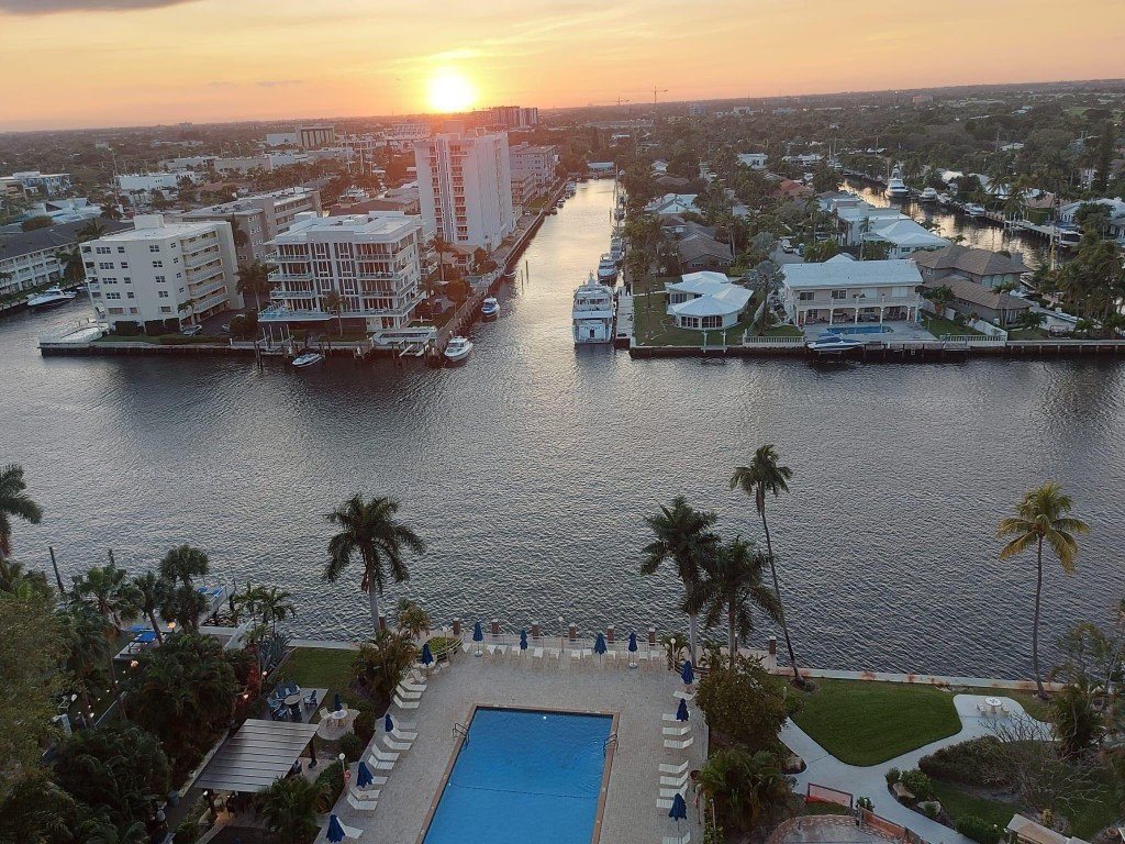 Coral Ridge Towers - Residential