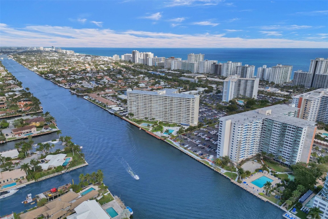 Coral Ridge Towers - Residential