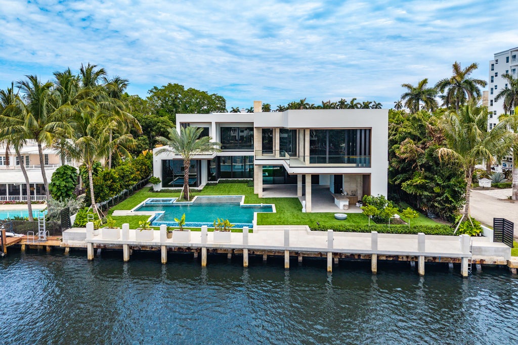 Photo of 102 Basin Drive, Delray Beach, FL 33483 (MLS # B26052529)