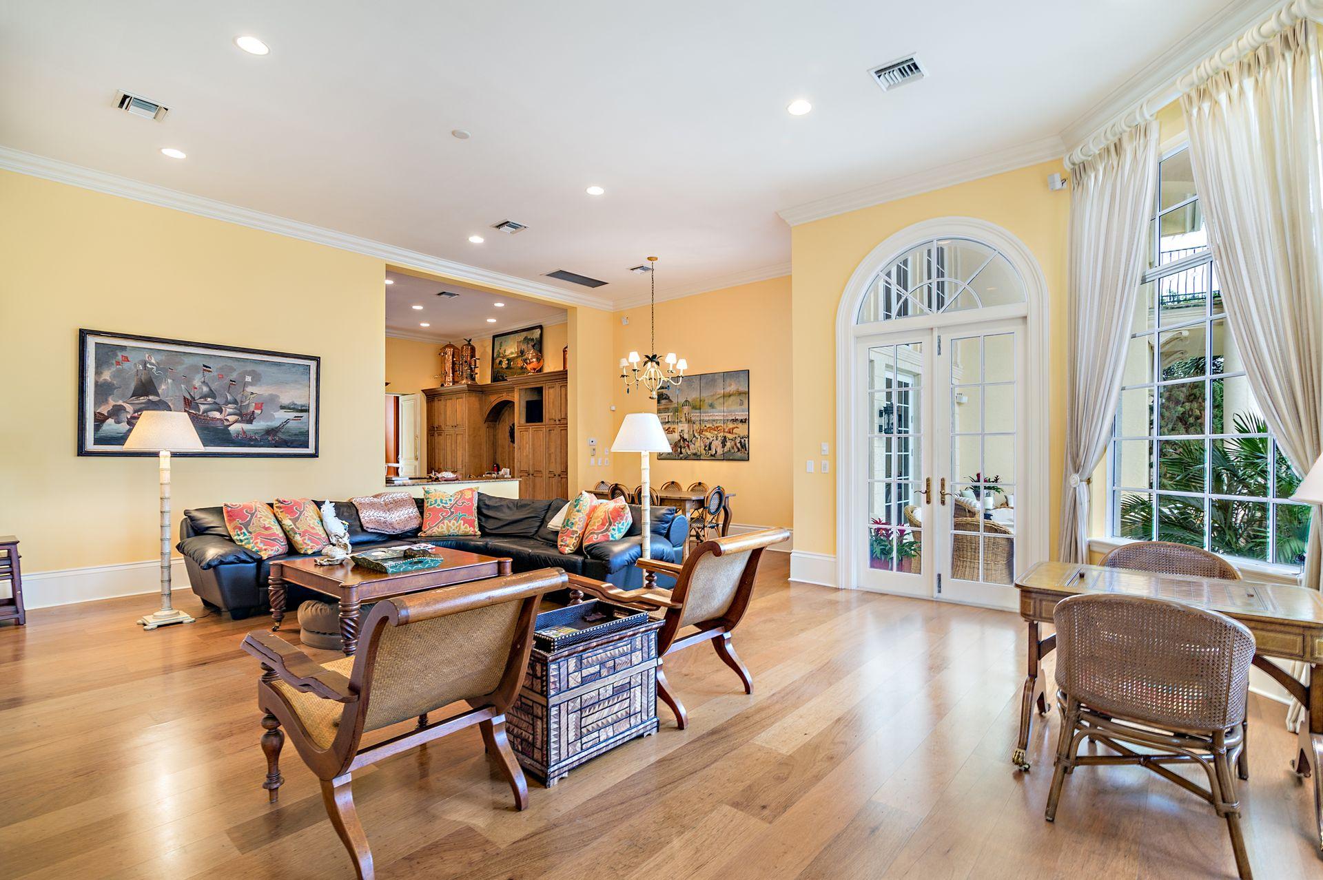 ADMIRALS COVE PAR E - Residential