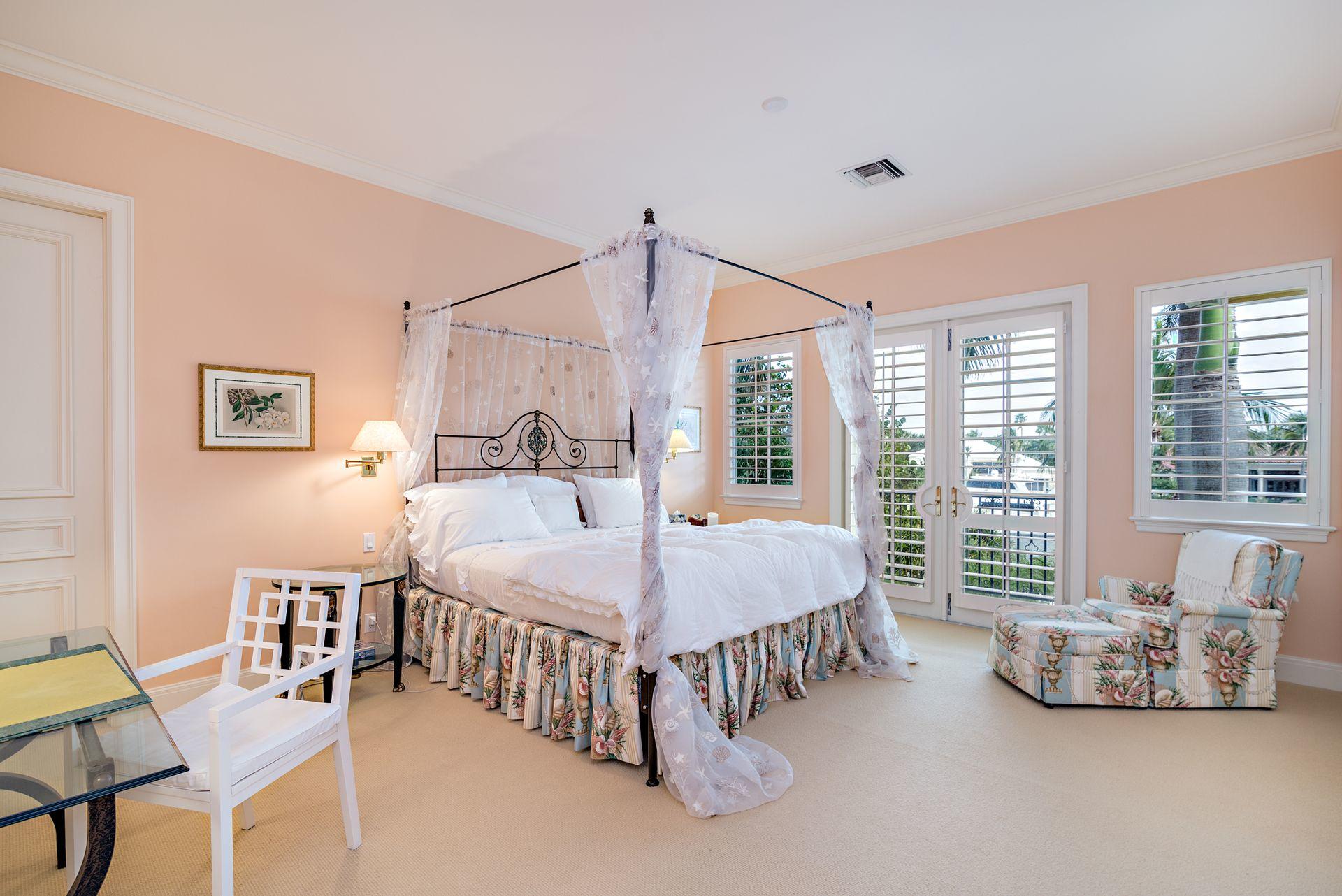 ADMIRALS COVE PAR E - Residential