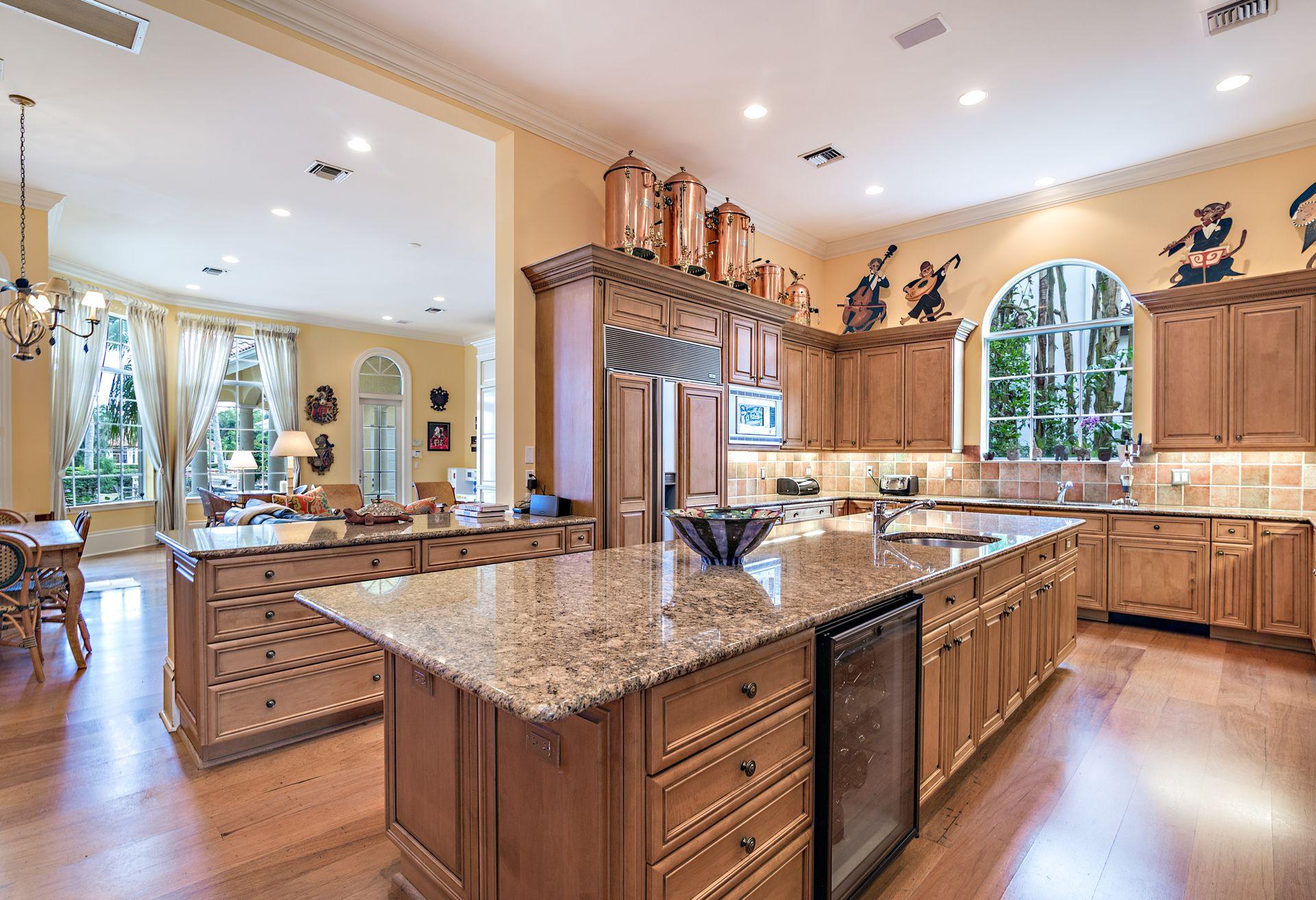 ADMIRALS COVE PAR E - Residential