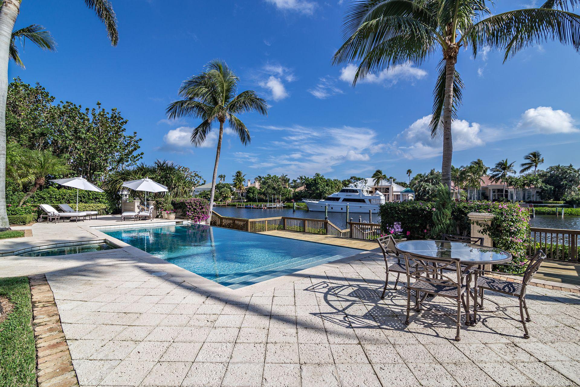 ADMIRALS COVE PAR E - Residential