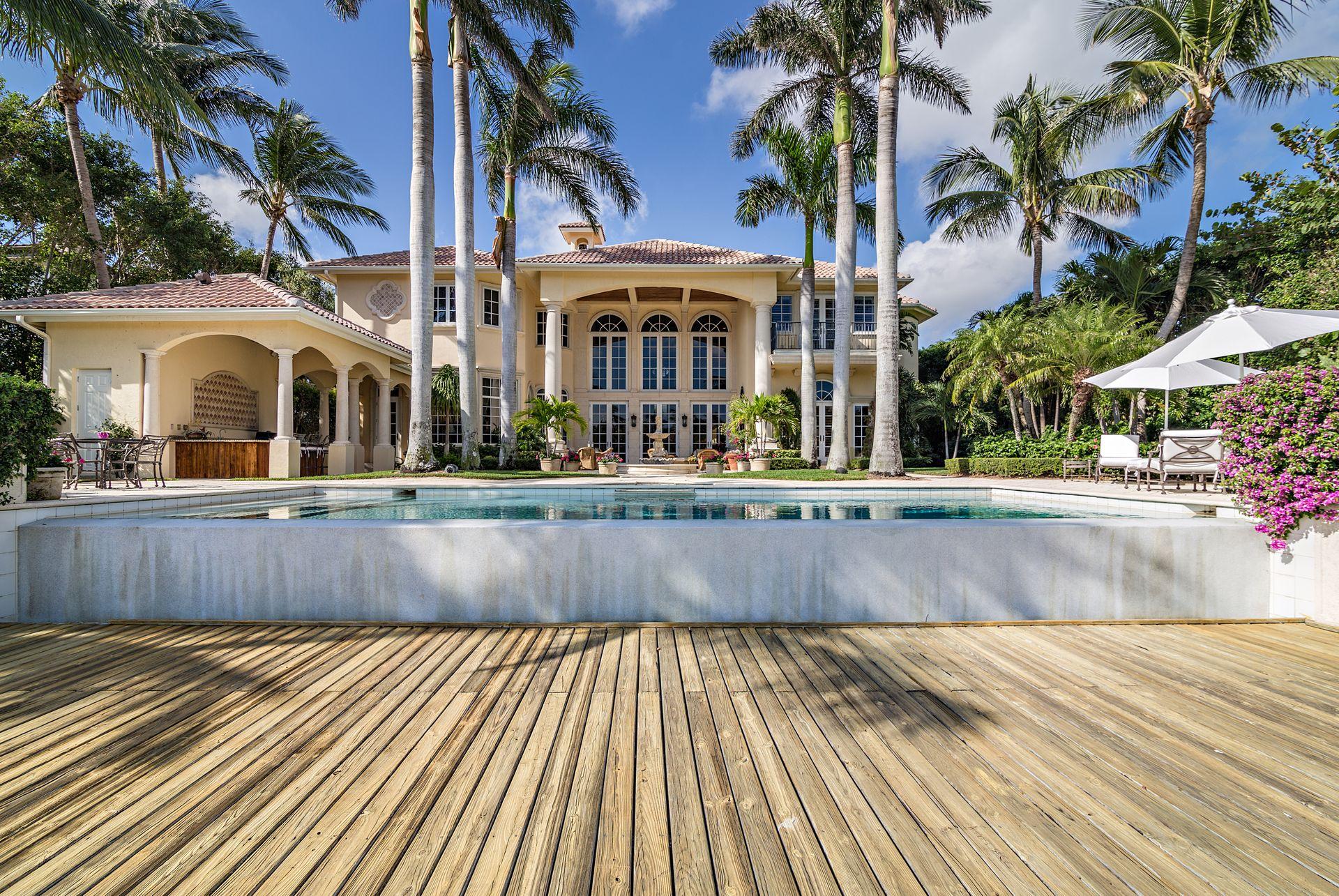 ADMIRALS COVE PAR E - Residential