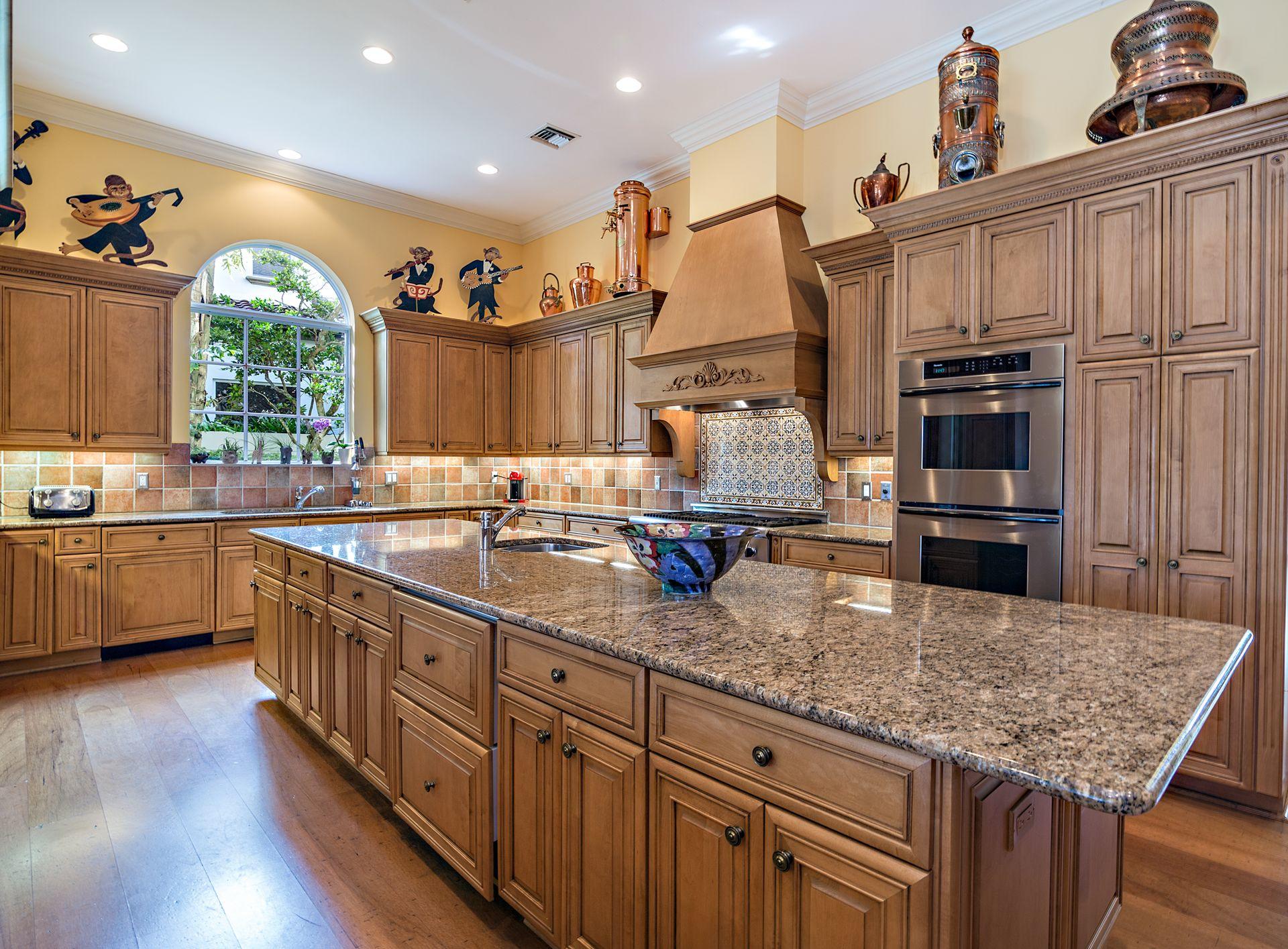 ADMIRALS COVE PAR E - Residential