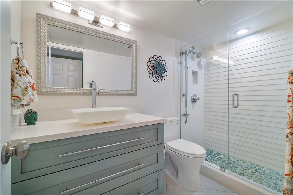 RIDGEVIEW TOWERS - Residential