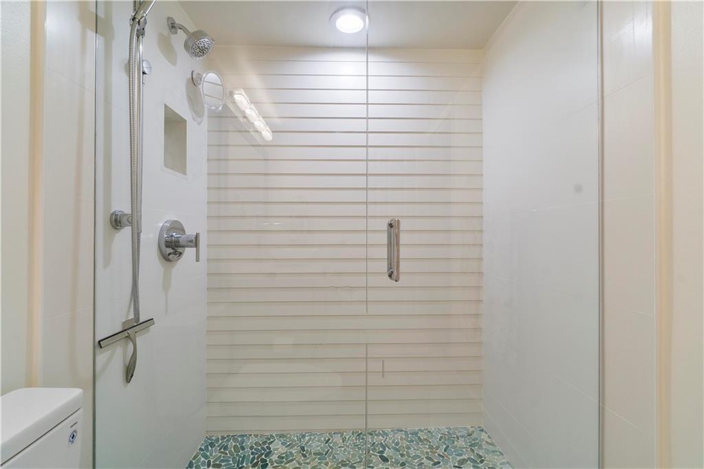 RIDGEVIEW TOWERS - Residential