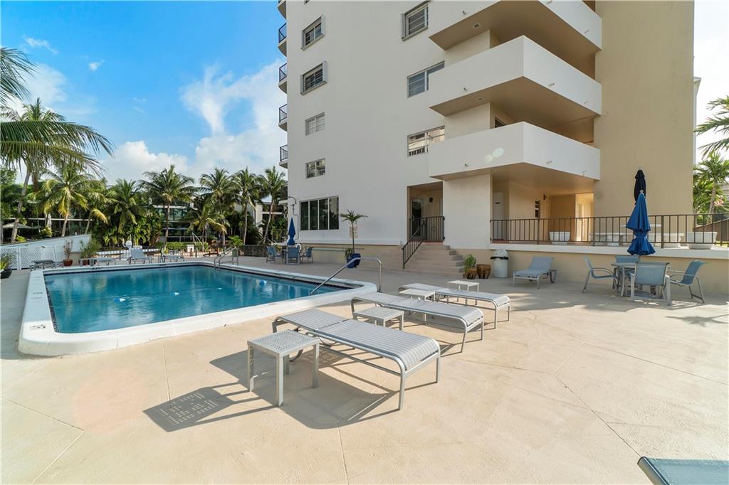 RIDGEVIEW TOWERS - Residential