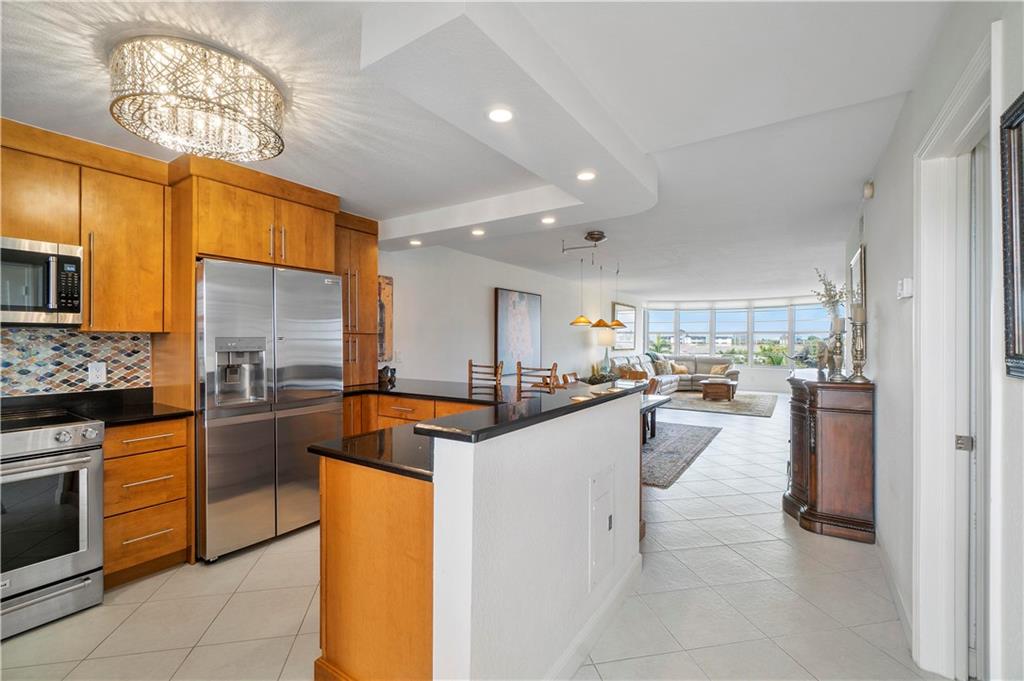 RIDGEVIEW TOWERS - Residential