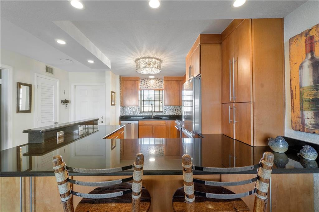 RIDGEVIEW TOWERS - Residential