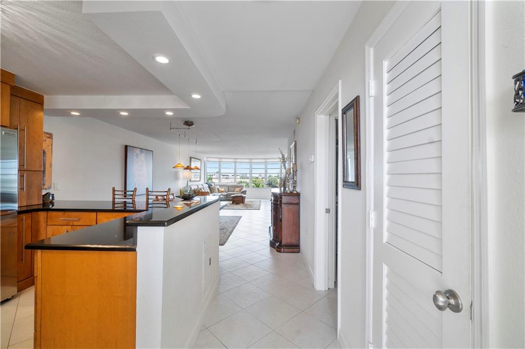 RIDGEVIEW TOWERS - Residential
