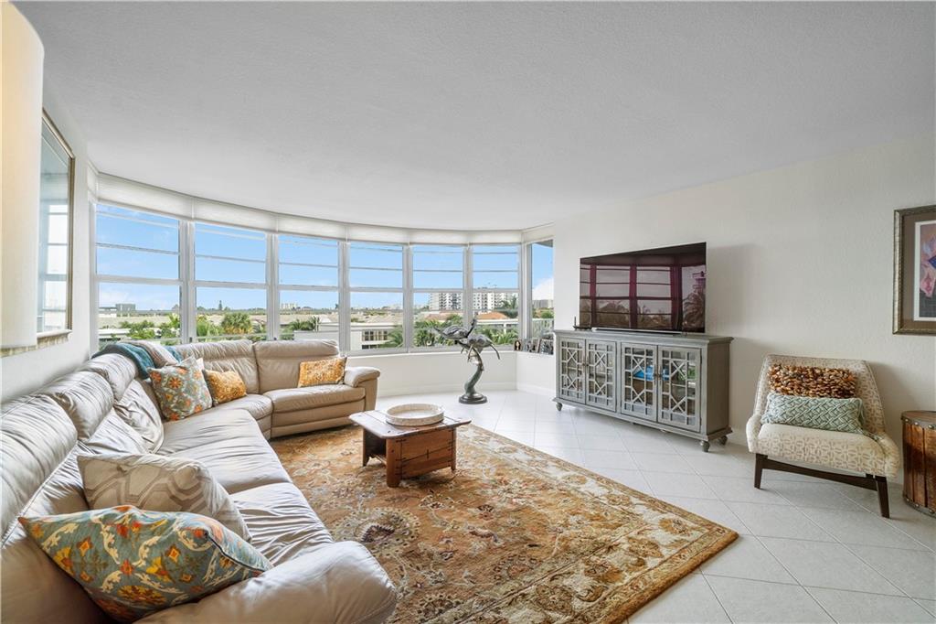 RIDGEVIEW TOWERS - Residential